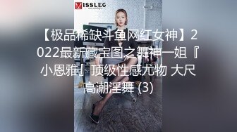 爆乳少妇让大哥在床上蹂躏，风骚的大屁股撅着给大哥舔鸡巴