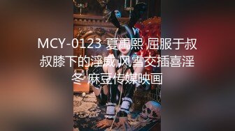 居家妹子一个人在家全裸道具自慰，全程露脸第一人称，对白很撩骚