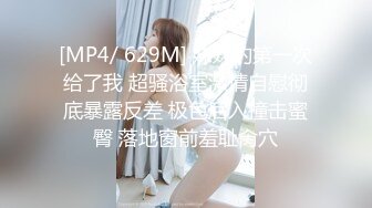 《魔手外购极品CP》美女如云夜场女厕全景双视角偸拍数位潮女靓妹小姐姐方便 清一色大长腿太顶了 (5)