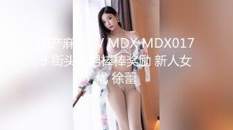 女戰將多年未體驗性愛把累積的慾火釋放在女班長身上