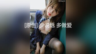 【新片速遞】&nbsp;&nbsp;冒死爬墙偷窥出租屋的单身美女在干什么呢,卧槽[36M/MP4/00:49]