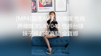 【重磅核弹】公交车露出，人气露出少女 小韵 1314至尊会员福利完整，公园露出直接被大叔干