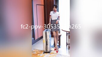 [MP4]熟女两男一女3P 穿上肉丝轮着操翘起屁股后入 一个射了另一个继续 翘起双腿猛操屁股