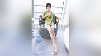 [FHD/3.38G]三个女人和两个男人进行了一场激情四射的现场表演