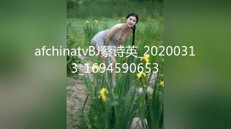 [MP4/ 451M] 女同姐妹花高颜值的小受受，全程露脸被骚姐姐吃奶舔逼，小乳夹伺候着