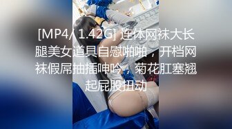 【快递小妹】END第三弹2V，颜值巨奶，快递站人来人往，塞跳蛋上班，受不了手淫潮喷，超刺激